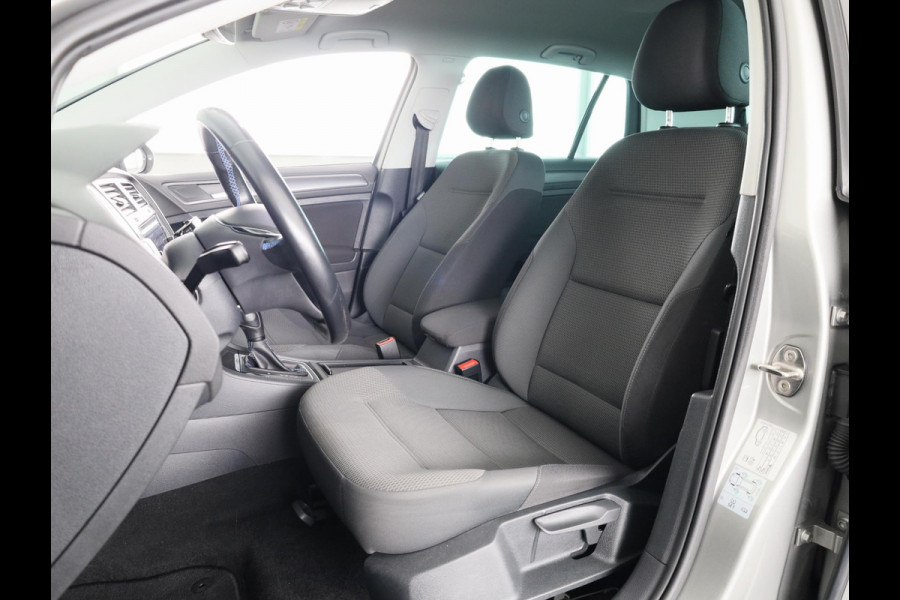 Volkswagen e-Golf E-DITION 136 pk | Navigatie | Warmtepomp | Parkeersensoren | Achteruitrijcamera | Adaptieve cruise control | Active Info Display |