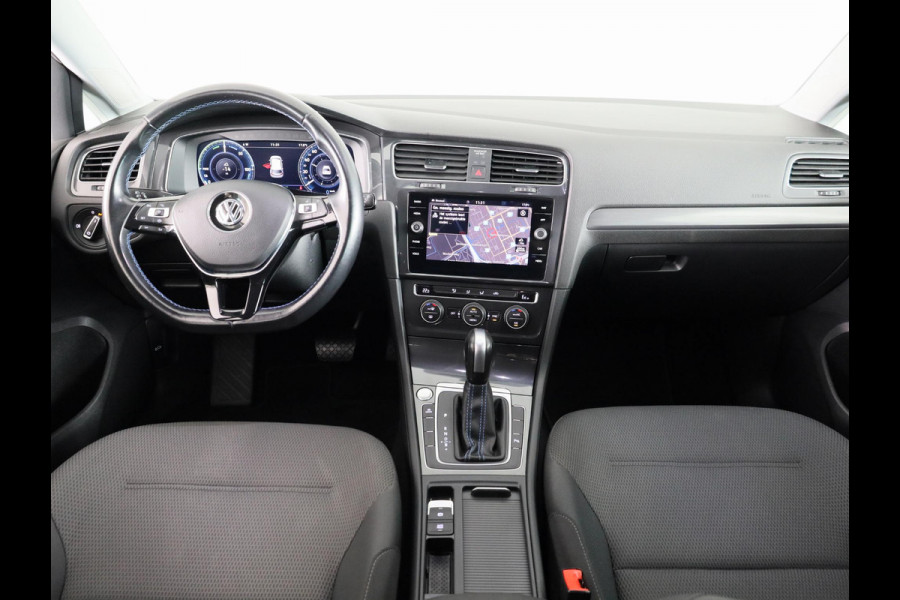 Volkswagen e-Golf E-DITION 136 pk | Navigatie | Warmtepomp | Parkeersensoren | Achteruitrijcamera | Adaptieve cruise control | Active Info Display |