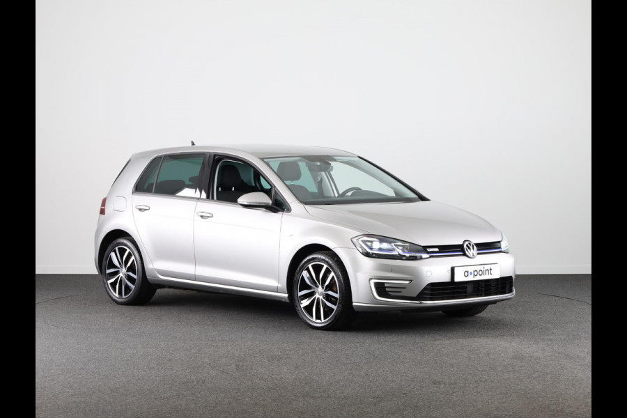 Volkswagen e-Golf E-DITION 136 pk | Navigatie | Warmtepomp | Parkeersensoren | Achteruitrijcamera | Adaptieve cruise control | Active Info Display |