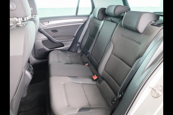 Volkswagen e-Golf E-DITION 136 pk | Navigatie | Warmtepomp | Parkeersensoren | Achteruitrijcamera | Adaptieve cruise control | Active Info Display |