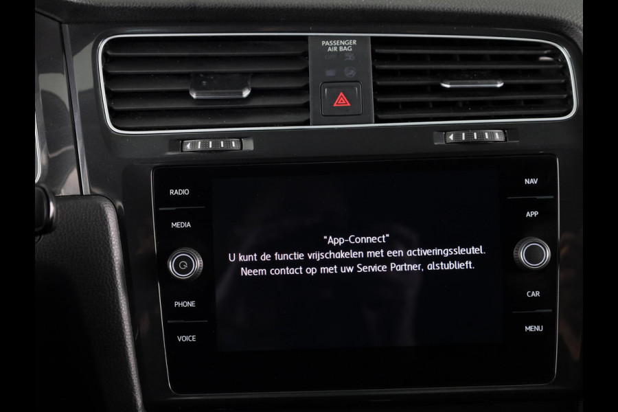 Volkswagen e-Golf E-DITION 136 pk | Navigatie | Warmtepomp | Parkeersensoren | Achteruitrijcamera | Adaptieve cruise control | Active Info Display |