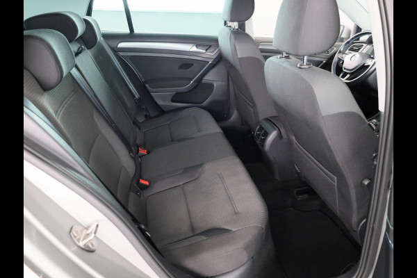 Volkswagen e-Golf E-DITION 136 pk | Navigatie | Warmtepomp | Parkeersensoren | Achteruitrijcamera | Adaptieve cruise control | Active Info Display |