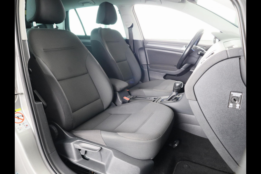 Volkswagen e-Golf E-DITION 136 pk | Navigatie | Warmtepomp | Parkeersensoren | Achteruitrijcamera | Adaptieve cruise control | Active Info Display |
