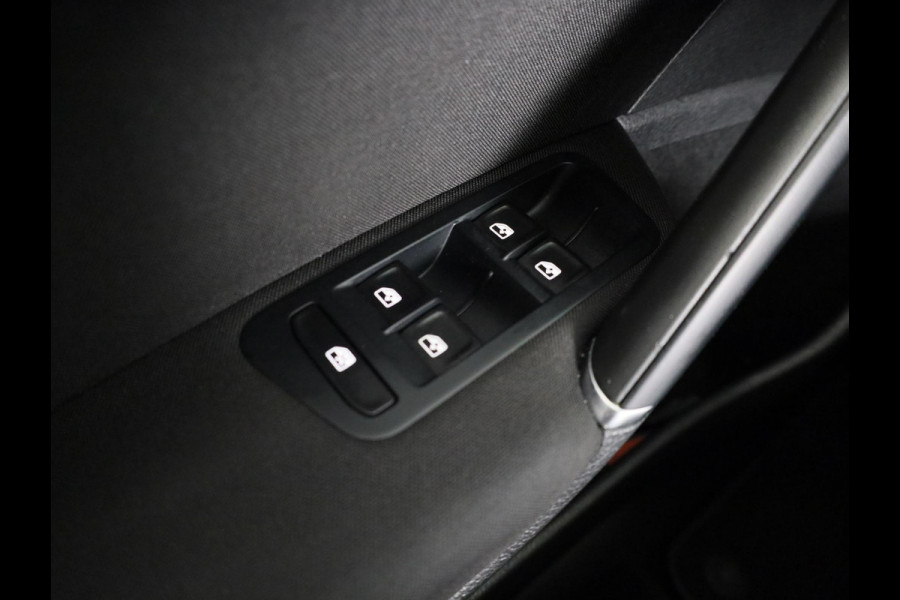 Volkswagen e-Golf E-DITION 136 pk | Navigatie | Warmtepomp | Parkeersensoren | Achteruitrijcamera | Adaptieve cruise control | Active Info Display |