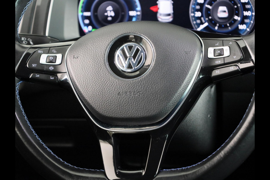 Volkswagen e-Golf E-DITION 136 pk | Navigatie | Warmtepomp | Parkeersensoren | Achteruitrijcamera | Adaptieve cruise control | Active Info Display |