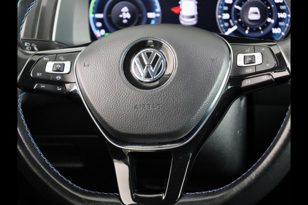 Volkswagen e-Golf E-DITION 136 pk | Navigatie | Warmtepomp | Parkeersensoren | Achteruitrijcamera | Adaptieve cruise control | Active Info Display |