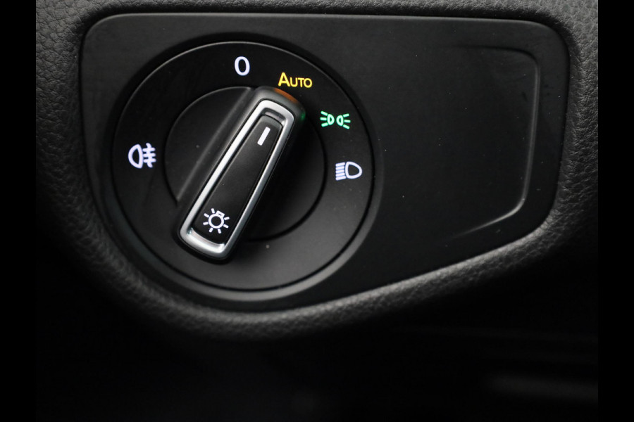 Volkswagen e-Golf E-DITION 136 pk | Navigatie | Warmtepomp | Parkeersensoren | Achteruitrijcamera | Adaptieve cruise control | Active Info Display |