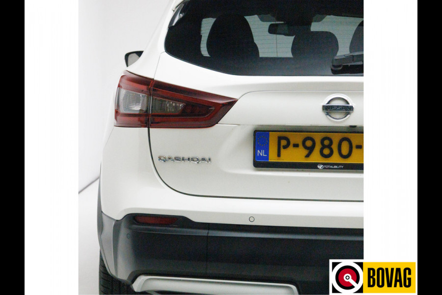 Nissan QASHQAI 1.3 DIG-T Design Edition 141 PK | Panoramadak | Trekhaak | All season banden | Stoelverwarming Navigatie, Cruise, 360 Camera