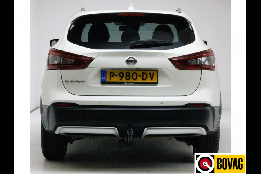 Nissan QASHQAI 1.3 DIG-T Design Edition 141 PK | Panoramadak | Trekhaak | All season banden | Stoelverwarming Navigatie, Cruise, 360 Camera