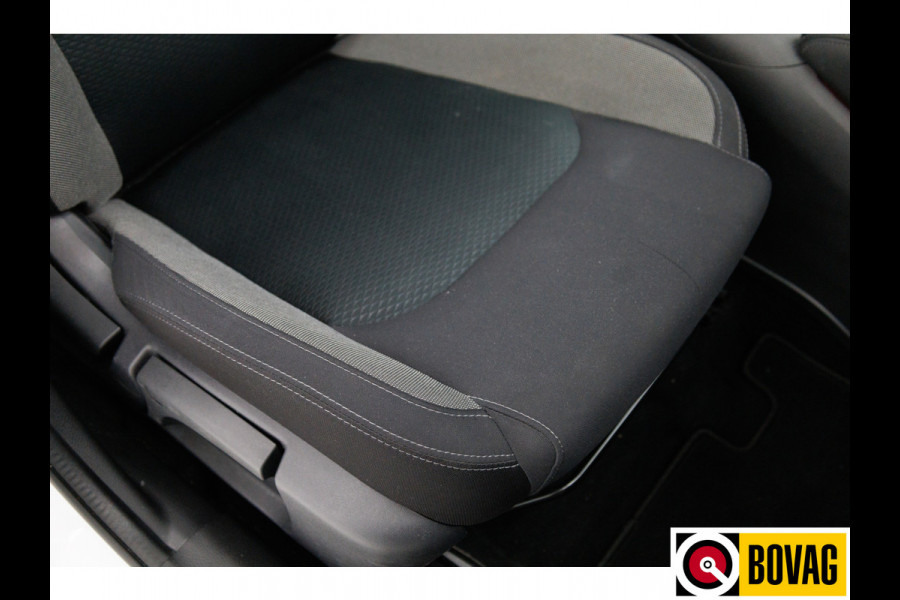 Nissan QASHQAI 1.3 DIG-T Design Edition 141 PK | Panoramadak | Trekhaak | All season banden | Stoelverwarming Navigatie, Cruise, 360 Camera