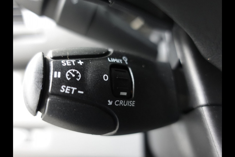Opel Vivaro 2.0 CDTI L2H1 Edition 144PK Automaat 3 zits | Navigatie | Airco | Bluetooth | Trekhaak | Betimmering | Cruise Control