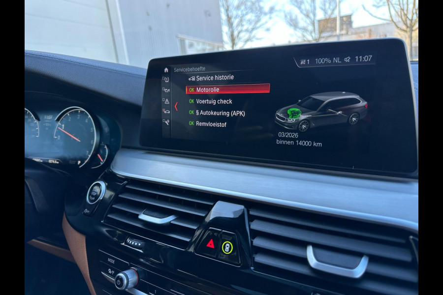 BMW 5 Serie Touring 520i High Executive SPORT AUT PANO LEER NAP VOL LUXE
