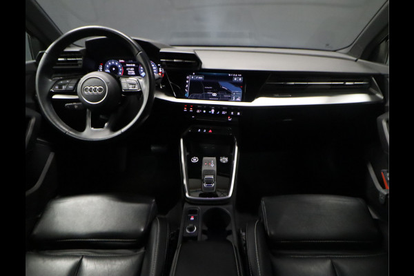 Audi A3 Limousine 35 TFSI Sportline *WEEKAANBIEDING* [SPORTSTOELEN, APPLE CARPAY, CRUISE CONTROL, DIGITAL DASH, TREKHAAK, CLIMATE CONTROL, VOL LEDER, FLIPPERS, NAVIGATIE, NIEUWSTAAT]