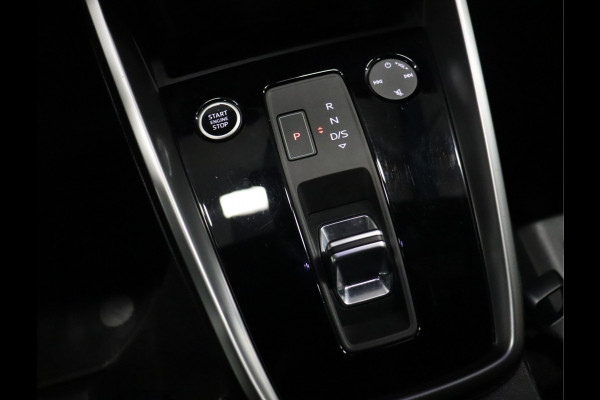 Audi A3 Limousine 35 TFSI Sportline *WEEKAANBIEDING* [SPORTSTOELEN, APPLE CARPAY, CRUISE CONTROL, DIGITAL DASH, TREKHAAK, CLIMATE CONTROL, VOL LEDER, FLIPPERS, NAVIGATIE, NIEUWSTAAT]