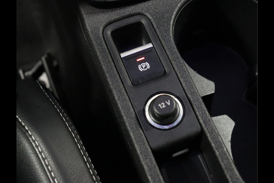 Audi A3 Limousine 35 TFSI Sportline *WEEKAANBIEDING* [SPORTSTOELEN, APPLE CARPAY, CRUISE CONTROL, DIGITAL DASH, TREKHAAK, CLIMATE CONTROL, VOL LEDER, FLIPPERS, NAVIGATIE, NIEUWSTAAT]