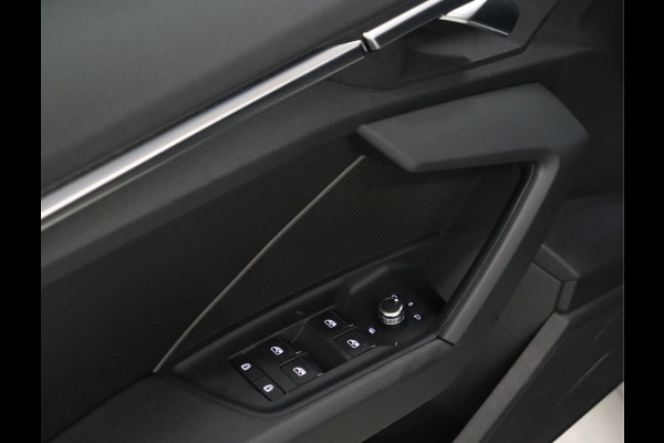 Audi A3 Limousine 35 TFSI Sportline *WEEKAANBIEDING* [SPORTSTOELEN, APPLE CARPAY, CRUISE CONTROL, DIGITAL DASH, TREKHAAK, CLIMATE CONTROL, VOL LEDER, FLIPPERS, NAVIGATIE, NIEUWSTAAT]