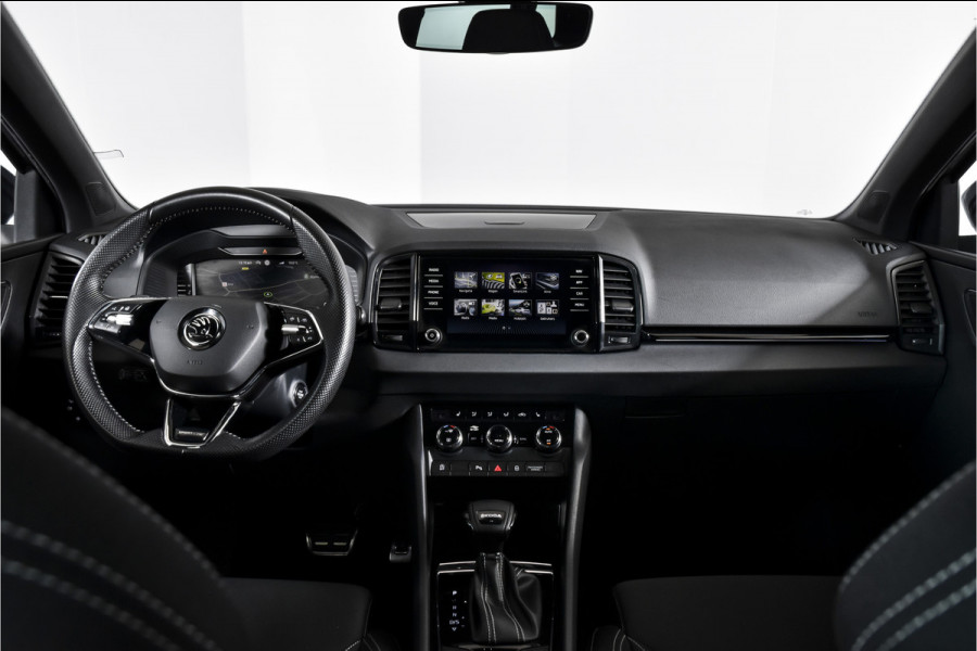 Škoda Karoq 1.5 TSI ACT 150 PK Sportline Business - Automaat | Dig. Cockpit | Adapt. Cruise | Stoel-Stuurverw. | PDC | Camera | NAV + App. Connect | ECC | DAB | Elek. Klep | Afn. Trekhaak | LM 19" |
