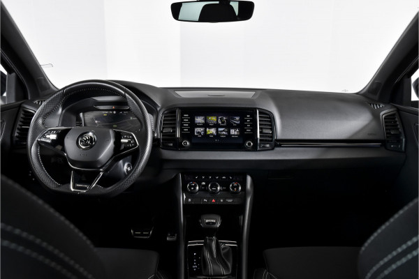 Škoda Karoq 1.5 TSI ACT 150 PK Sportline Business - Automaat | Dig. Cockpit | Adapt. Cruise | Stoel-Stuurverw. | PDC | Camera | NAV + App. Connect | ECC | DAB | Elek. Klep | Afn. Trekhaak | LM 19" |
