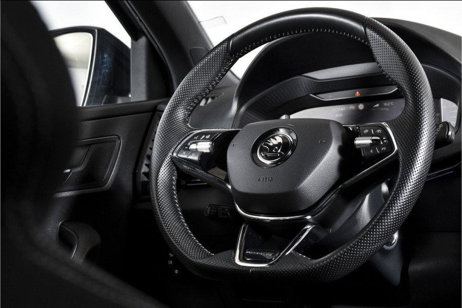 Škoda Karoq 1.5 TSI ACT 150 PK Sportline Business - Automaat | Dig. Cockpit | Adapt. Cruise | Stoel-Stuurverw. | PDC | Camera | NAV + App. Connect | ECC | DAB | Elek. Klep | Afn. Trekhaak | LM 19" |