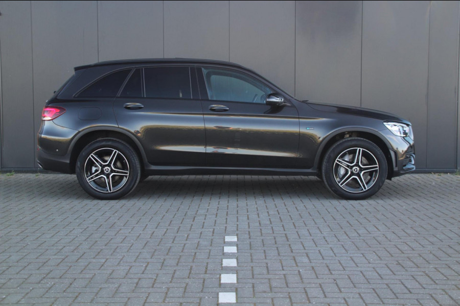Mercedes-Benz GLC 300e 4MATIC AMG line | Pano | Memory | Burmester | Distronic