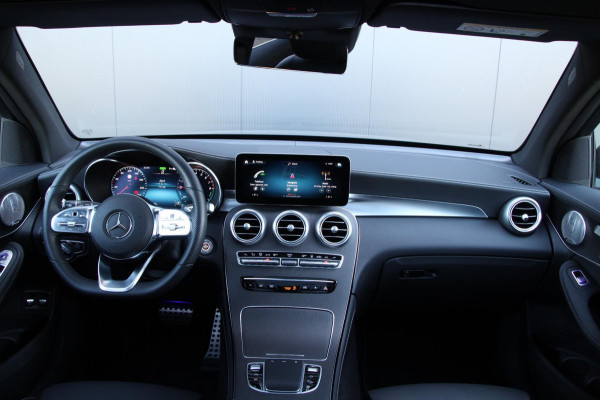 Mercedes-Benz GLC 300e 4MATIC AMG line | Pano | Memory | Burmester | Distronic