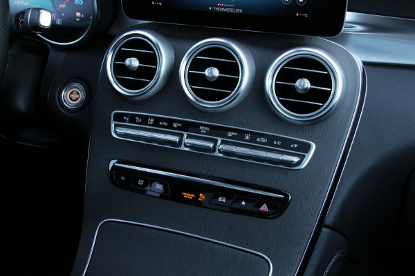 Mercedes-Benz GLC 300e 4MATIC AMG line | Pano | Memory | Burmester | Distronic