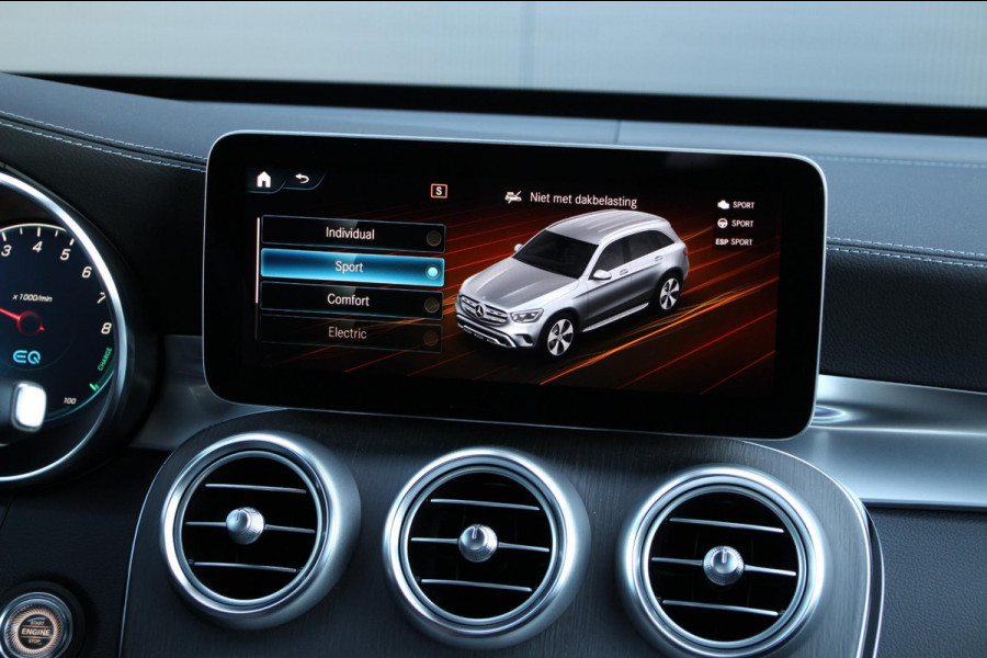 Mercedes-Benz GLC 300e 4MATIC AMG line | Pano | Memory | Burmester | Distronic