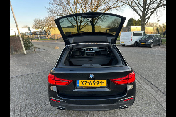 BMW 5 Serie Touring 520i High EXE 2018 M-SPORT AUT PANO LEER NAP VOL LUXE
