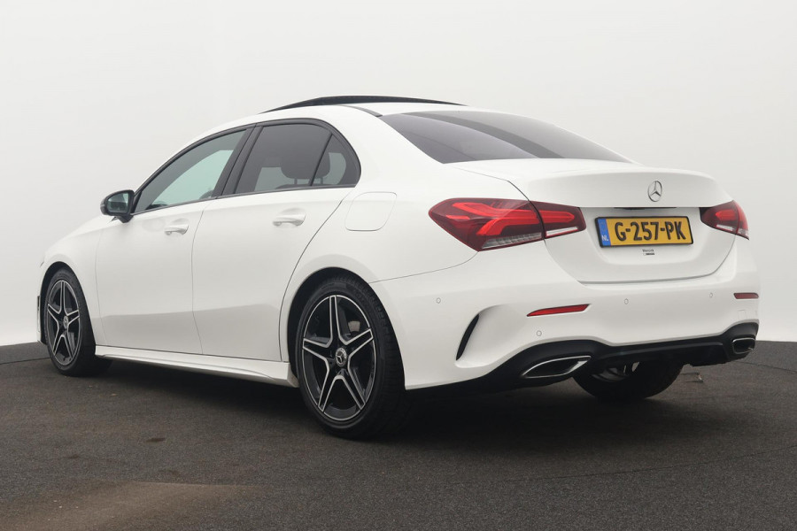 Mercedes-Benz A-Klasse 200 Business Solution AMG Automaat (PANORAMADAK, NAVIGATIE, CAMERA, 1e EIGENAAR, GOED ONDERHOUDEN)
