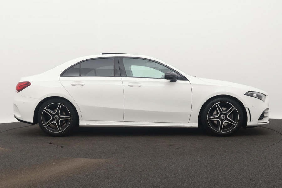 Mercedes-Benz A-Klasse 200 Business Solution AMG Automaat (PANORAMADAK, NAVIGATIE, CAMERA, 1e EIGENAAR, GOED ONDERHOUDEN)