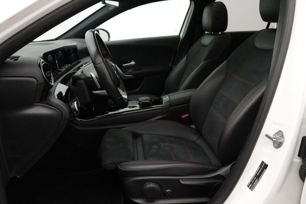Mercedes-Benz A-Klasse 200 Business Solution AMG Automaat (PANORAMADAK, NAVIGATIE, CAMERA, 1e EIGENAAR, GOED ONDERHOUDEN)