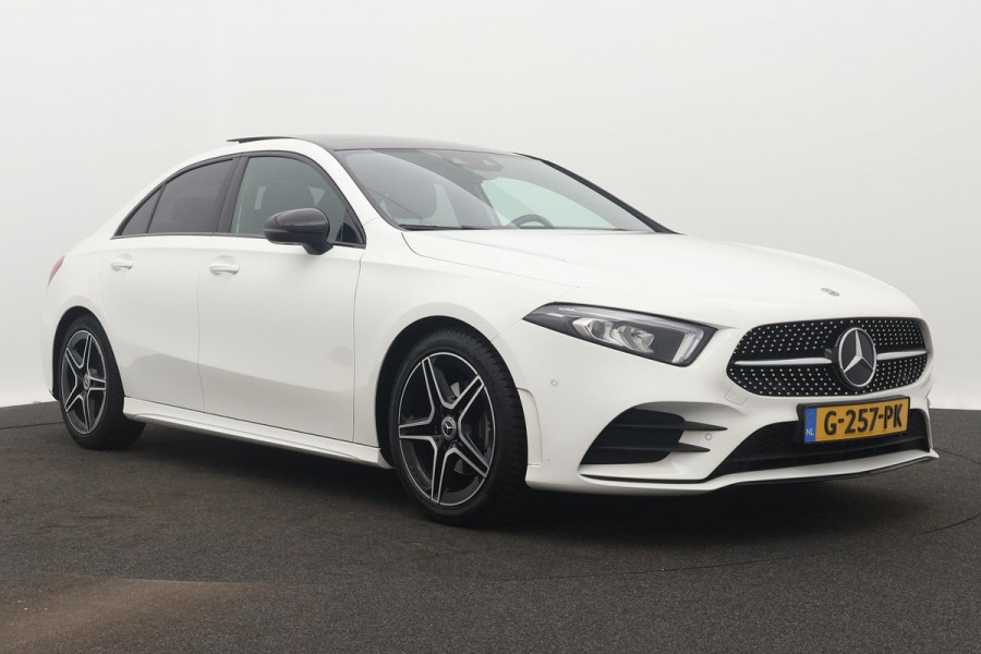 Mercedes-Benz A-Klasse 200 Business Solution AMG Automaat (PANORAMADAK, NAVIGATIE, CAMERA, 1e EIGENAAR, GOED ONDERHOUDEN)