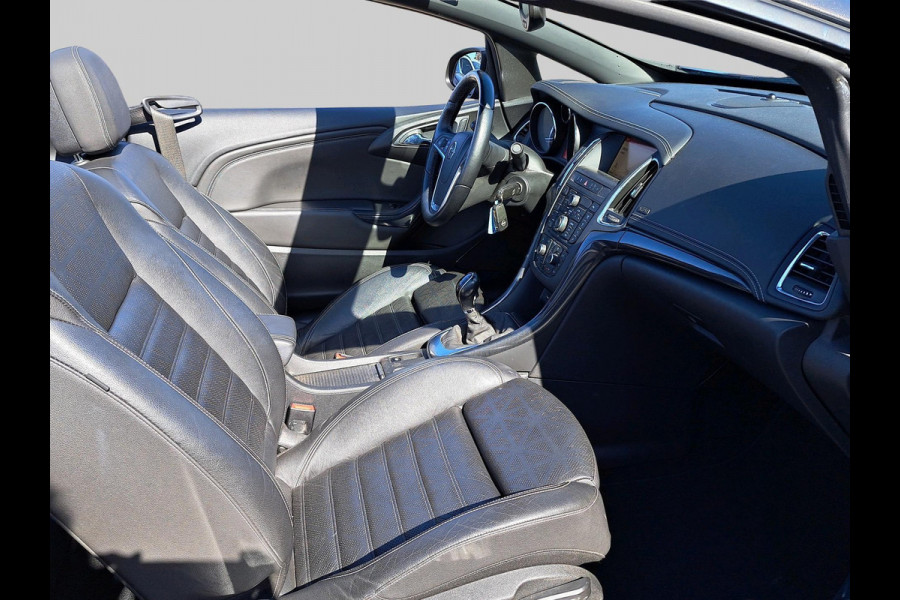 Opel Cascada 1.4 Turbo ecoFLEX Innovation | leder | navigatie | stoel- stuurverwarming | achteruitrijcamera | trekhaak