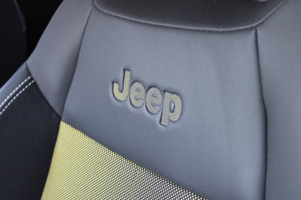 Jeep Avenger Summit 54 kWh | ACHTERUITRIJ CAMERA | STOEL VERWARMING | FULL LED KOPLAMPEN | 18" LICHTMETALEN VELGEN | DRAADLOZE TELEFOONLADER | DRAADLOZE APPLE CARPLAY/ANDROID AUTO | ADAPTIVE CRUISE CONTROL | PARKEERSENSOREN VOOR EN ACHTER | KEYLESS ENTRY/START | DODEHOEK DETECTIE | DAB+ RADIO | ELEKTRISCH BEDIENBARE ACHTERKLEP | VOORRUIT VERWARMING |