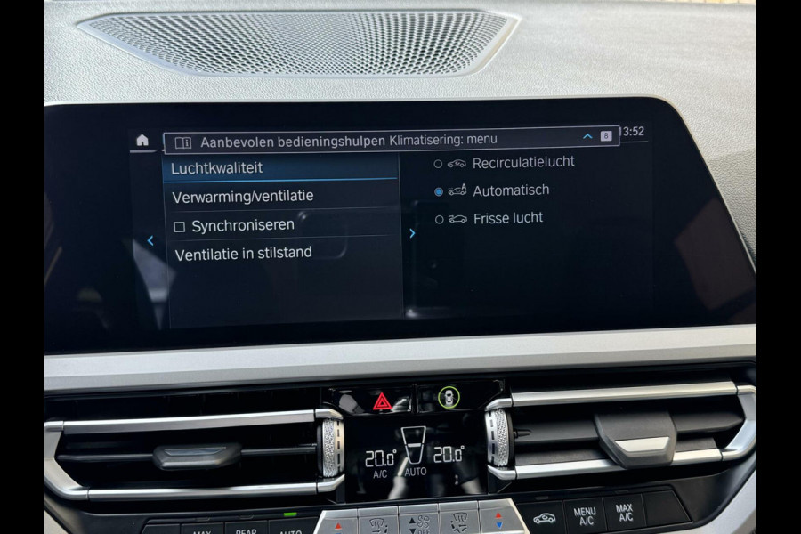 BMW 3 Serie Touring 320i Executive Edition Automaat | Harman Kardon HiFi | Sportstoelen | Kunstlederen/stof bekleding | Mediterranblau Metal