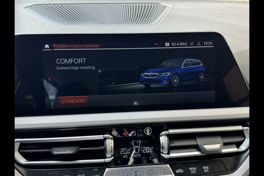 BMW 3 Serie Touring 320i Executive Edition Automaat | Harman Kardon HiFi | Sportstoelen | Kunstlederen/stof bekleding | Mediterranblau Metal