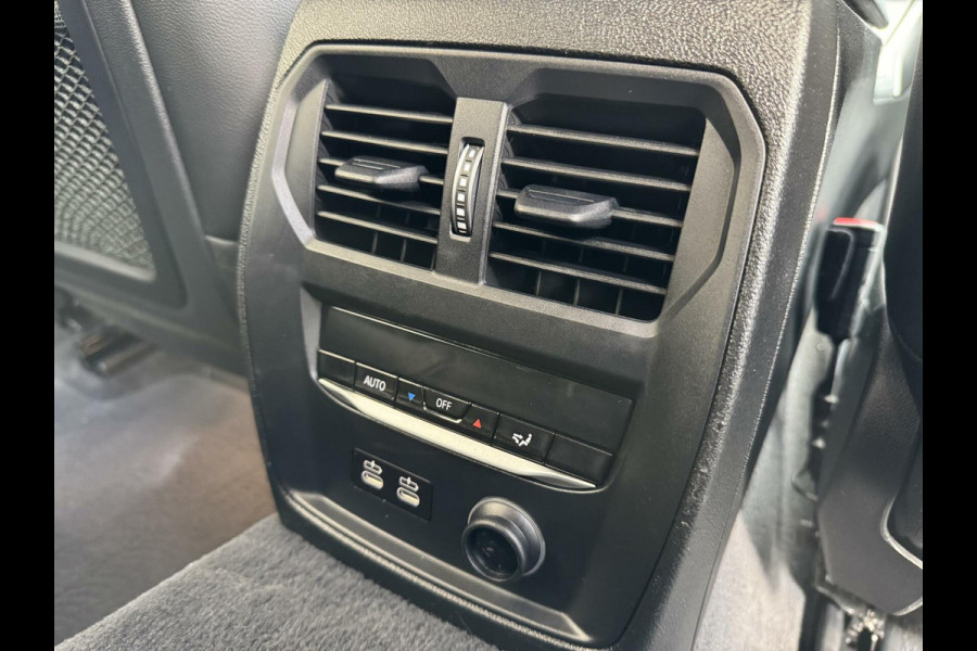BMW 3 Serie Touring 320i Executive Edition Automaat | Harman Kardon HiFi | Sportstoelen | Kunstlederen/stof bekleding | Mediterranblau Metal