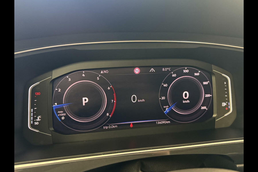 Volkswagen Tiguan Allspace 1.5 TSI R-line DSG | Panoramadak | Apple CarPlay | Navigatiesysteem | 19 inch velgen | Parkeersensoren voor en achter | Achterui