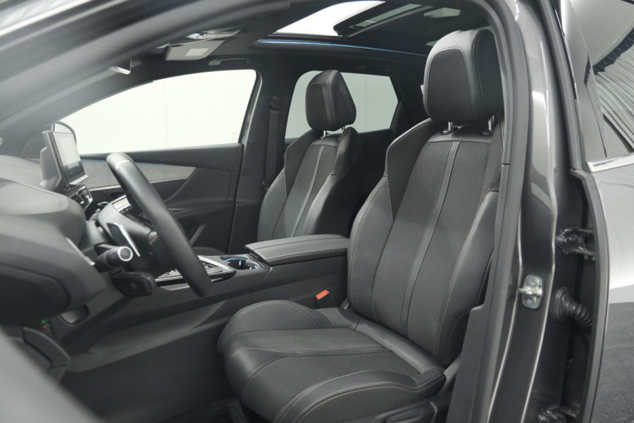 Peugeot 3008 HYbrid4 300 GT | Elektrisch Panoramadak | Dodehoekdetectie | Camera | Navigatie