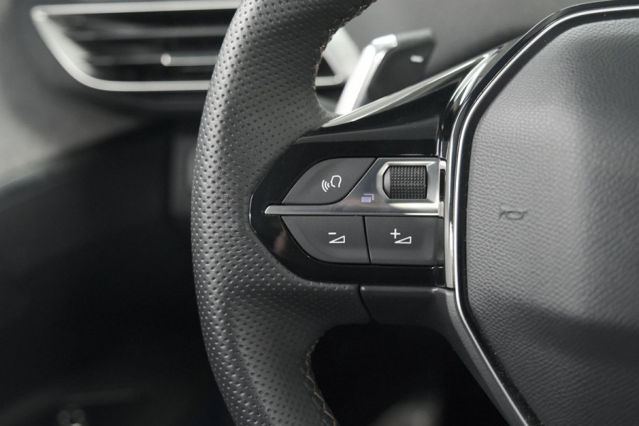 Peugeot 3008 HYbrid4 300 GT | Elektrisch Panoramadak | Dodehoekdetectie | Camera | Navigatie