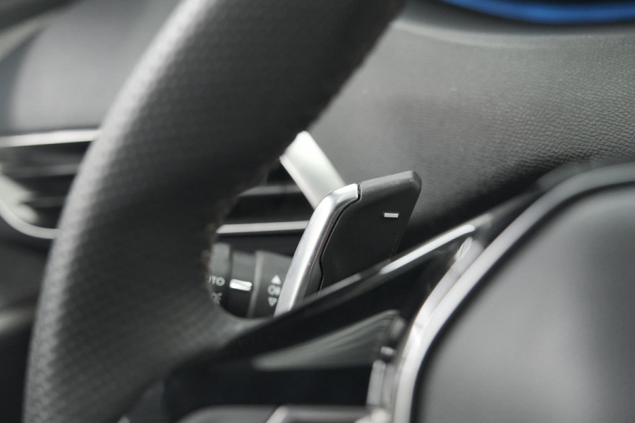 Peugeot 3008 HYbrid4 300 GT | Elektrisch Panoramadak | Dodehoekdetectie | Camera | Navigatie