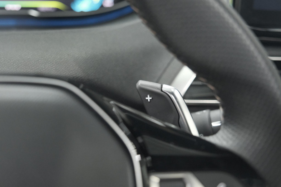 Peugeot 3008 HYbrid4 300 GT | Elektrisch Panoramadak | Dodehoekdetectie | Camera | Navigatie