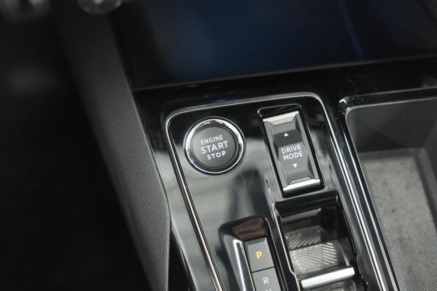 Peugeot 3008 HYbrid4 300 GT | Elektrisch Panoramadak | Dodehoekdetectie | Camera | Navigatie