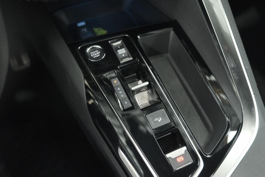 Peugeot 3008 HYbrid4 300 GT | Elektrisch Panoramadak | Dodehoekdetectie | Camera | Navigatie