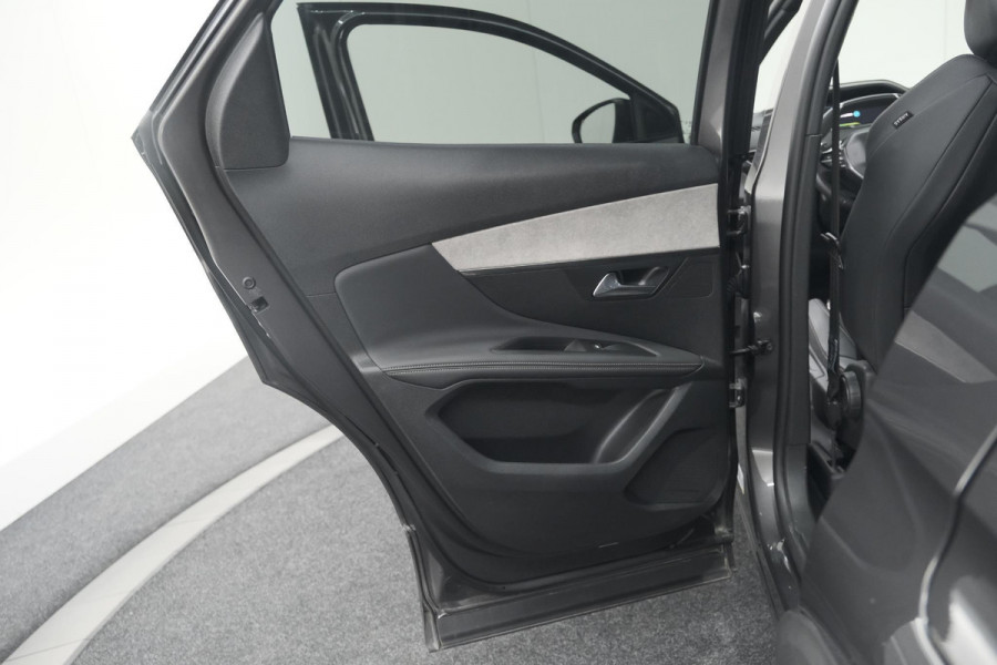 Peugeot 3008 HYbrid4 300 GT | Elektrisch Panoramadak | Dodehoekdetectie | Camera | Navigatie