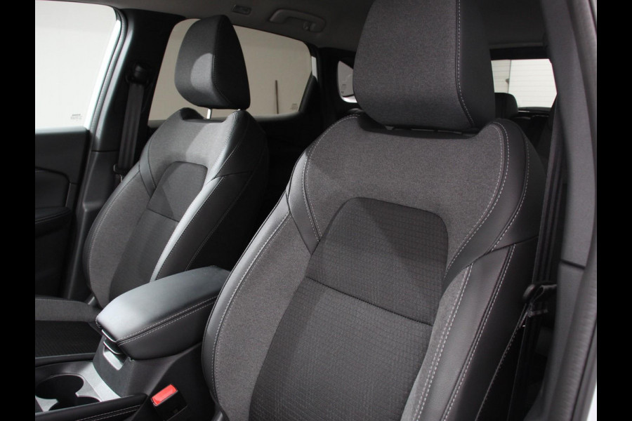 Nissan QASHQAI 1.3 MHEV Xtronic N-Connecta Navigatie Apple Carplay/ Android Auto 360 camera Parkeersensoren Adaptive Cruise Control Blind Spot Assist Stoelverwarming Half leder Climate Control