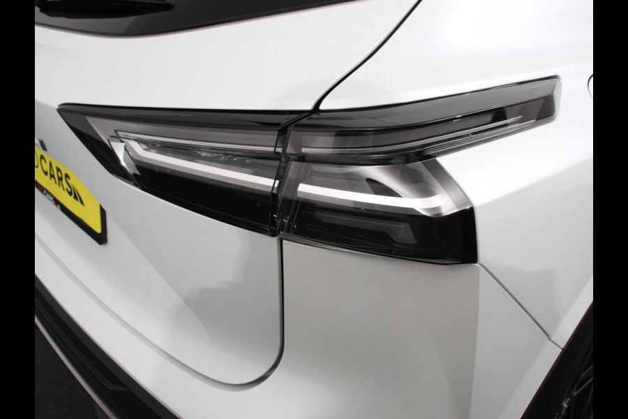 Nissan QASHQAI 1.3 MHEV Xtronic N-Connecta Navigatie Apple Carplay/ Android Auto 360 camera Parkeersensoren Adaptive Cruise Control Blind Spot Assist Stoelverwarming Half leder Climate Control