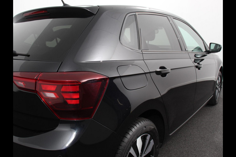 Volkswagen Polo 1.0 TSI Move Navigatie App Connect / Android Auto / Apple Carplay Climate Control Parkeer sensoren Lichtmetalen Velgen Dab Digitale Cockpit