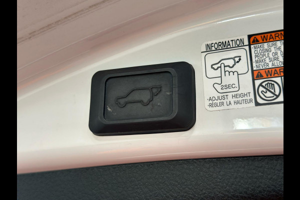 Toyota RAV4 2.5 Hybrid AWD Style, Camera, Leder/alcantara, Navi