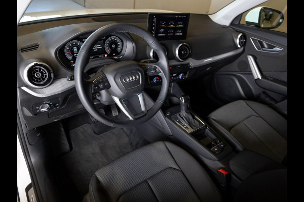 Audi Q2 35 TFSI S Edition / 150pk / Achteruitrij camera / Stoelverwarming / Keyless entry /